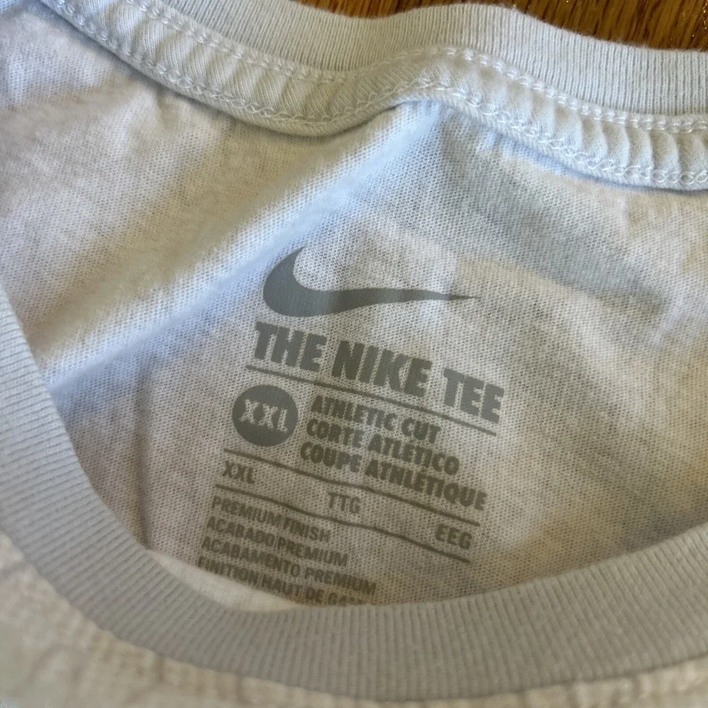 Nike FC Mens Size 2XL Short Sleeve Shirt White/Grey Design Athletic‎ Cut